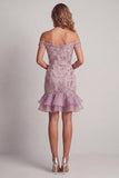 Vestido corto corto de lápilas con cuentas lilas y con volantes descubiertos y descubierto