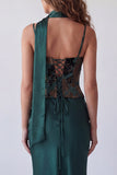 Vestido formal de sirena verde oscuro con tirantes finos y bufanda en el cuello