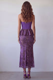 Vestido formal midi sin tirantes de sirena de gasa morada con volantes