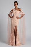 Vestido de Sirena floral de melocotón brillante con largas cuentas y capa