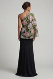 Vestido largo de sirena negra con flores y capa lateral