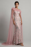 Vestido largo de sirena rosa brillante con volantes, con cuentas y capa