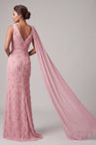 Vestido largo de sirena rosa con escote en V y sirena con serpentina