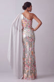 Vestido de madre de la novia con lentejuelas florales plateadas brillantes, un hombro largo, con capa lateral