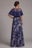 Vestido de madre de la novia con una línea larga de cuentas florales y capa