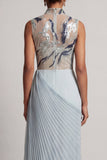 Vestido largo de madre de la novia con chiffon azul polvoriento plisado y cuello alto
