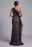 Vestido largo de sirena de un hombro de cuadros negro con volantes