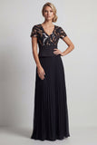 Vestido de madre de la novia con líneas largas de chiffon negro brillante y plisados