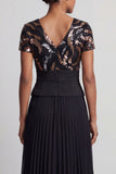 Vestido de madre de la novia con líneas largas de chiffon negro brillante y plisados