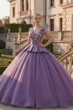Vestido de baile floral de quinceañera con escote en V y escote en V