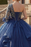 Vestido de baile azul marino de un hombro floral de quinceañera con volantes