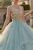 Vestido de gala brillante, vestido de quinceañera azul polvoriento con lentejuelas de un solo hombro y volantes