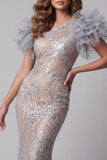 Vestido de belleza largo de sirena plateado con un hombro con cuentas y flores en 3D