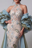 Vestido largo largo de concurso floral con volantes de champán y sirena champán con brillante capa