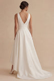 Vestido de compromiso blanco de línea alta baja A con escote en pico,
