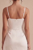 Vestido mini blanco de correas finas con lazo