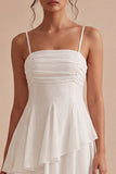 Mini vestido blanco con volantes fruncidos de tirantes finos A
