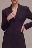 Vestido negro negro de solapa con pico y solapa