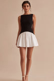 Vestido mini de satén en blanco y negro de la línea A