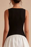 Vestido mini de satén en blanco y negro de la línea A