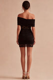 Mini vestido bodycon de encaje negro con hombros descubiertos
