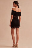 Mini vestido bodycon de encaje negro con hombros descubiertos