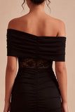 Mini vestido bodycon de encaje negro con hombros descubiertos