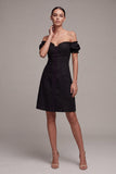 Vestido negro A Line, con volantes