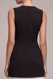 Vestido cóctel negro sencillo de escote en V ajustado con pliegues