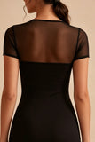 Vestido negro ajustado de manga corta y malla