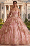 Vestido de baile rosa con volantes descubiertos con hombros descubiertos