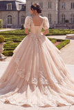 Vestido de baile de quinceañera con escote en V y escote en V con aplicaciones y manga corta