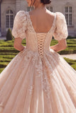 Vestido de baile de quinceañera con escote en V y escote en V con aplicaciones y manga corta