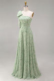 Vestido de dama de honor largo floral de un hombro con lazo y salvia polvorienta