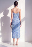 Vestido midi floral con tirantes finos azules y abertura