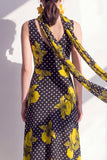 Vestido Midi de chiffon en V con escote en V y flor amarilla negra con bufanda de cuello