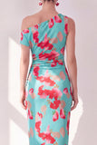 Vestido Midi fruncido con un solo hombro con flor azul roja