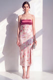 Vestido midi floral sin tirantes de satén rosa con abertura