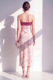 Vestido midi floral sin tirantes de satén rosa con abertura