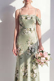 Vestido largo de dama de honor con tirantes finos de sirena verde salvia de satén