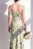 Vestido largo de dama de honor con tirantes finos de sirena verde salvia de satén