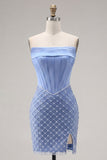 Vestido de Homecoming con corsé azul sin tirantes y cuentas y abertura