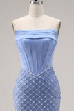 Vestido de Homecoming con corsé azul sin tirantes y cuentas y abertura