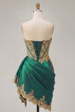 Vestido de bienvenida de satén verde oscuro con lentejuelas franzadas, corsé transparente y faja