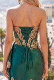 Vestido de bienvenida de satén verde oscuro con lentejuelas franzadas, corsé transparente y faja