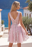 Corsé rosa escote en V con vestido floral de bienvenida a casa