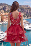 Vestido de bienvenida corto con recorte floral rojo y fruncido con recorte A A la Línea