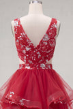 Vestido de bienvenida corto con recorte floral rojo y fruncido con recorte A A la Línea
