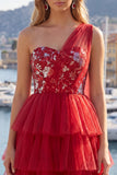 Vestido corto de bienvenida a casa rojo floral de un hombro con volantes