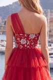 Vestido corto de bienvenida a casa rojo floral de un hombro con volantes